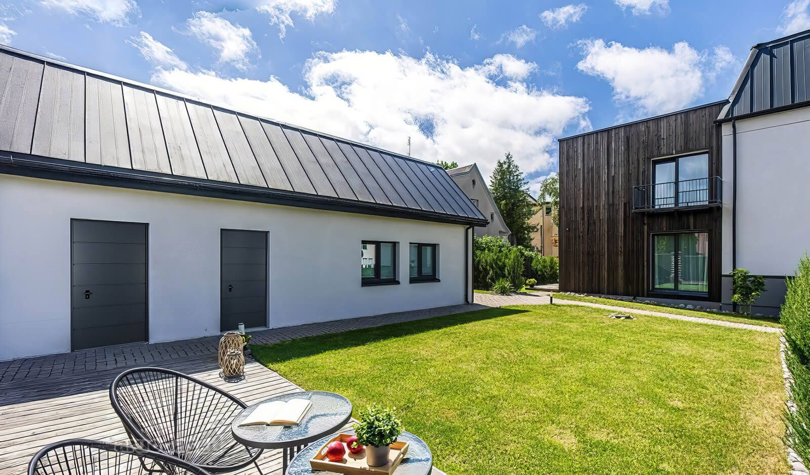 WISNIOWSKI - bramy rozwierne - double-leaf doors__Brama Rozwierna-1skrzydlowa-7016_wzór-H-denoise-enhance-2x